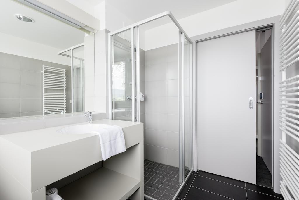 Msc Hotel Нойнкирхен Номер фото