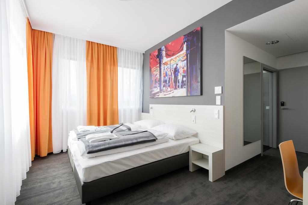 Msc Hotel Нойнкирхен Экстерьер фото