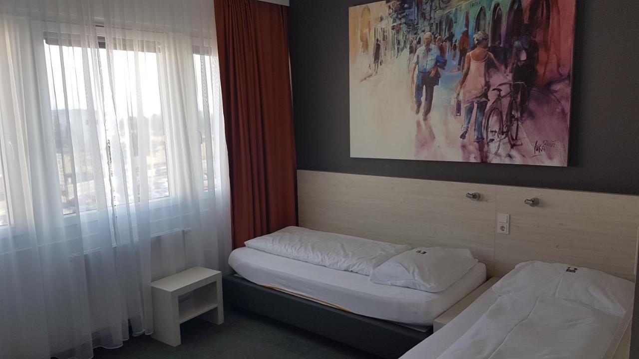 Msc Hotel Нойнкирхен Экстерьер фото